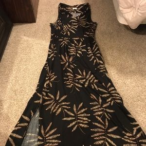 NWOT gorgeous maxi dress - small